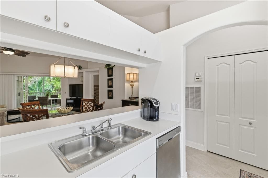 1295 Sweetwater Cv 8203, Naples, FL 34110-6