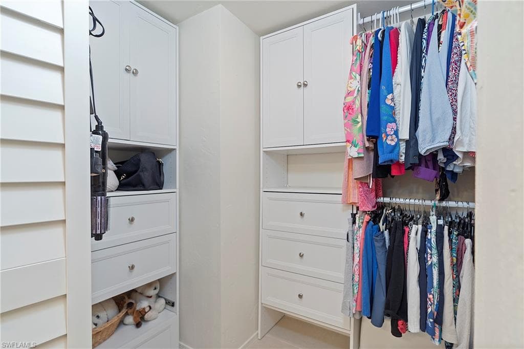 1075 Foxfire Ln 310, Naples, FL 34104-14