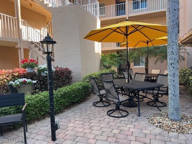 1075 Foxfire Ln 310, Naples, FL 34104-25