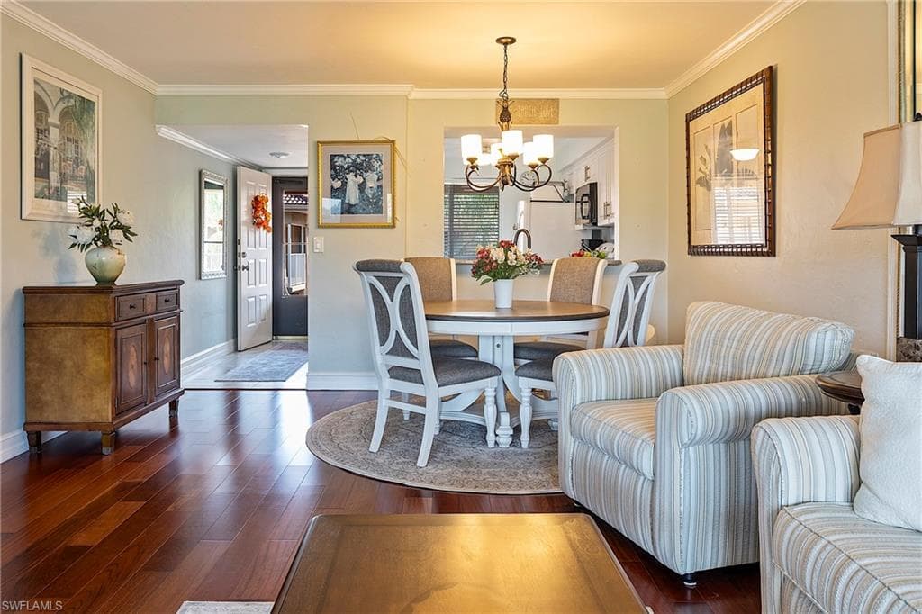 1075 Foxfire Ln 310, Naples, FL 34104-6