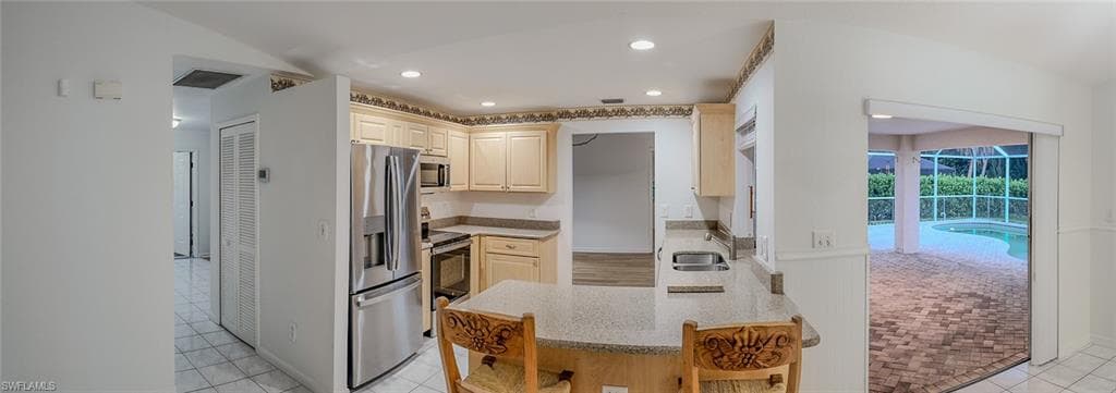 30 Wickliffe Dr, Naples, FL 34110-8