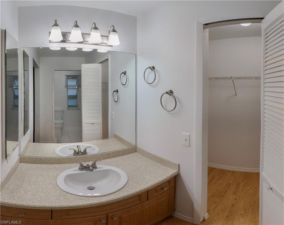 30 Wickliffe Dr, Naples, FL 34110-11