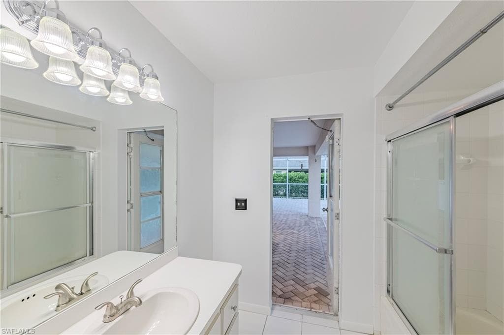 30 Wickliffe Dr, Naples, FL 34110-12