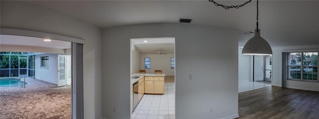 30 Wickliffe Dr, Naples, FL 34110-14