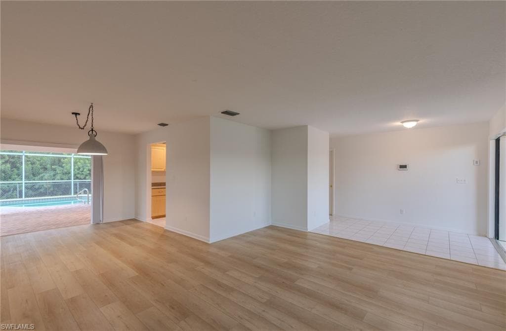 30 Wickliffe Dr, Naples, FL 34110-16