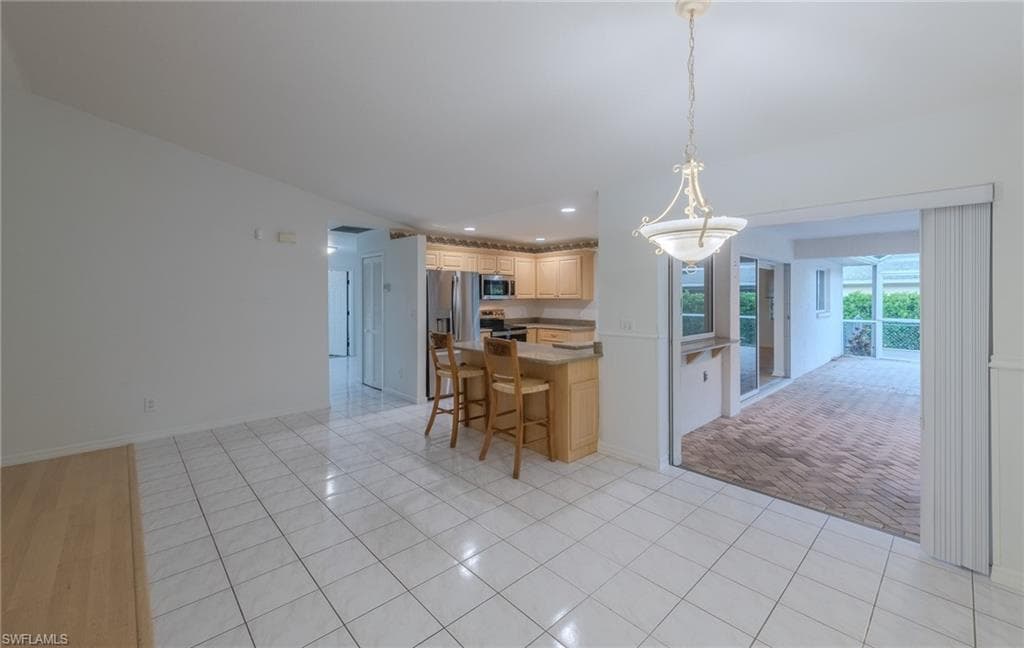 30 Wickliffe Dr, Naples, FL 34110-19