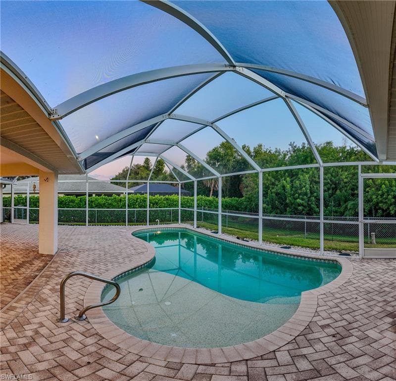 30 Wickliffe Dr, Naples, FL 34110-24