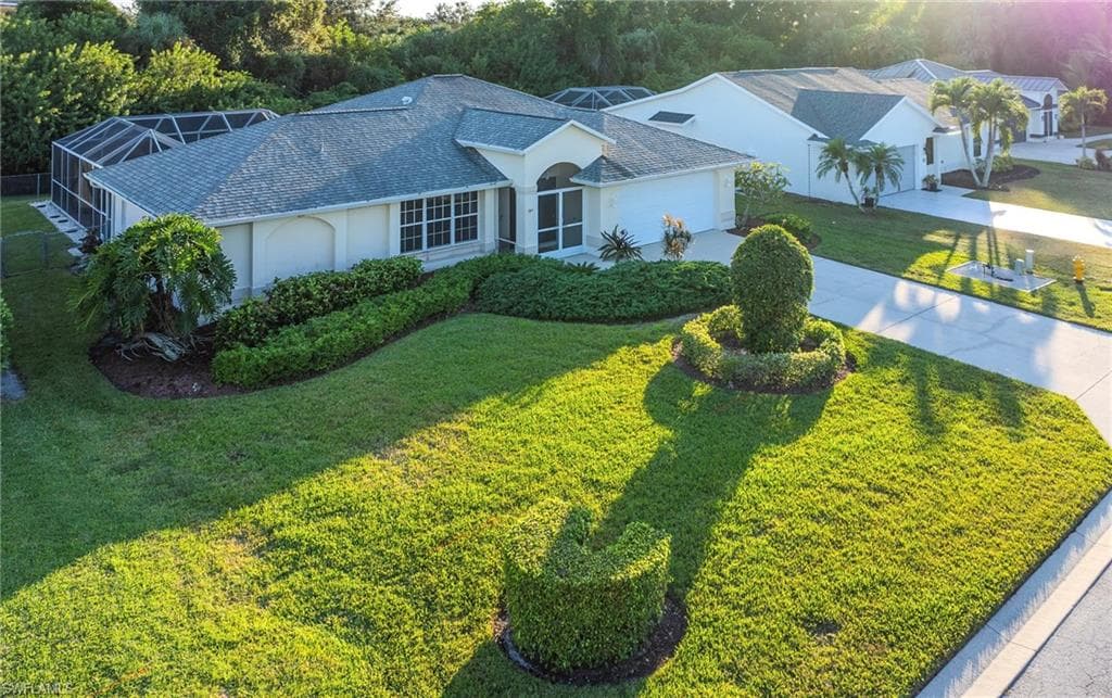 30 Wickliffe Dr, Naples, FL 34110-33