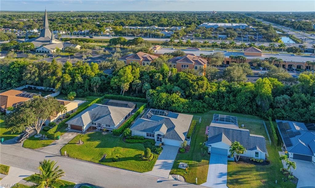 30 Wickliffe Dr, Naples, FL 34110-34