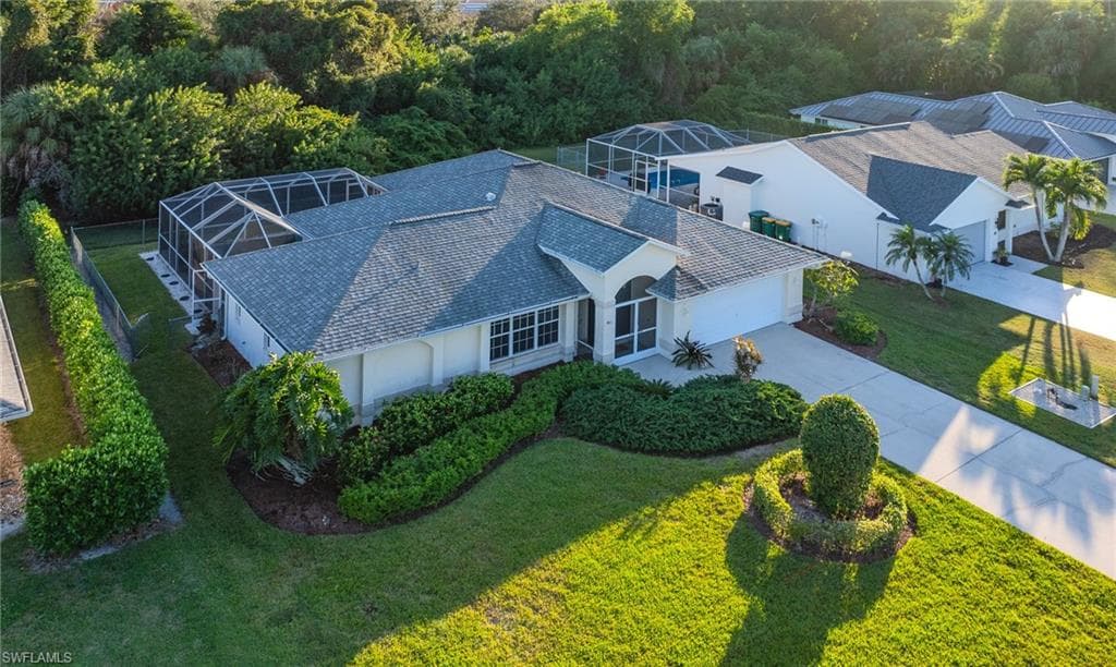 30 Wickliffe Dr, Naples, FL 34110-2