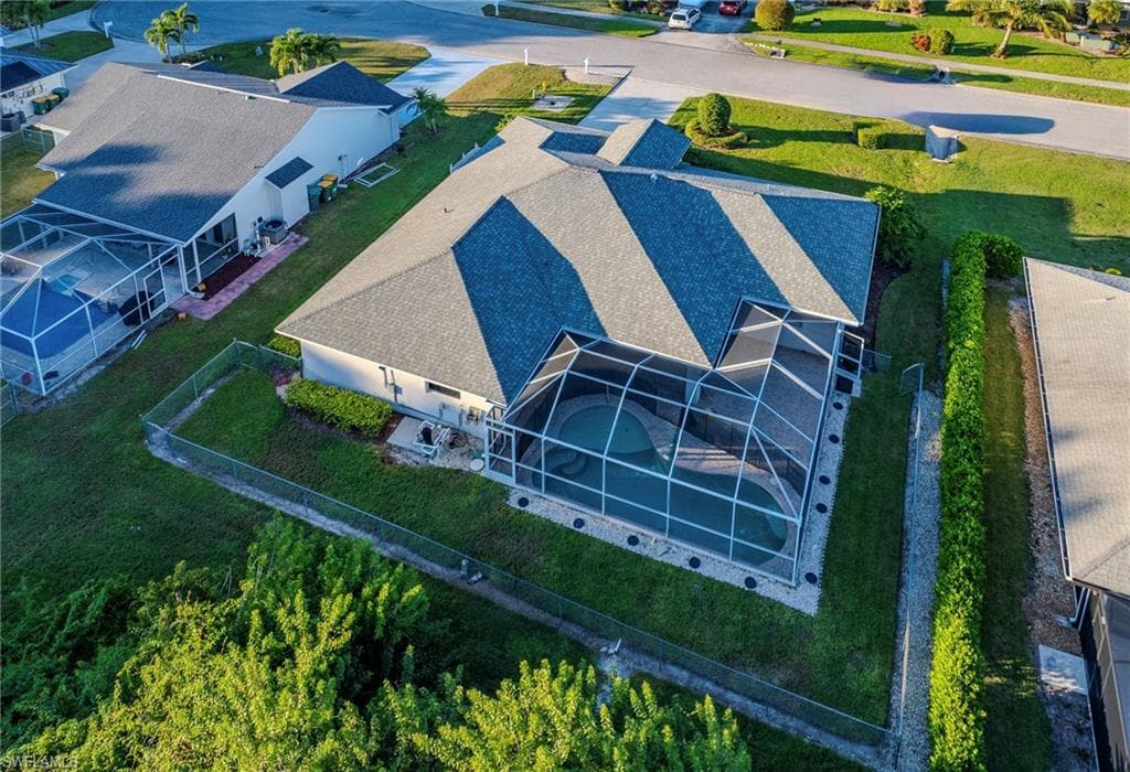 30 Wickliffe Dr, Naples, FL 34110-3