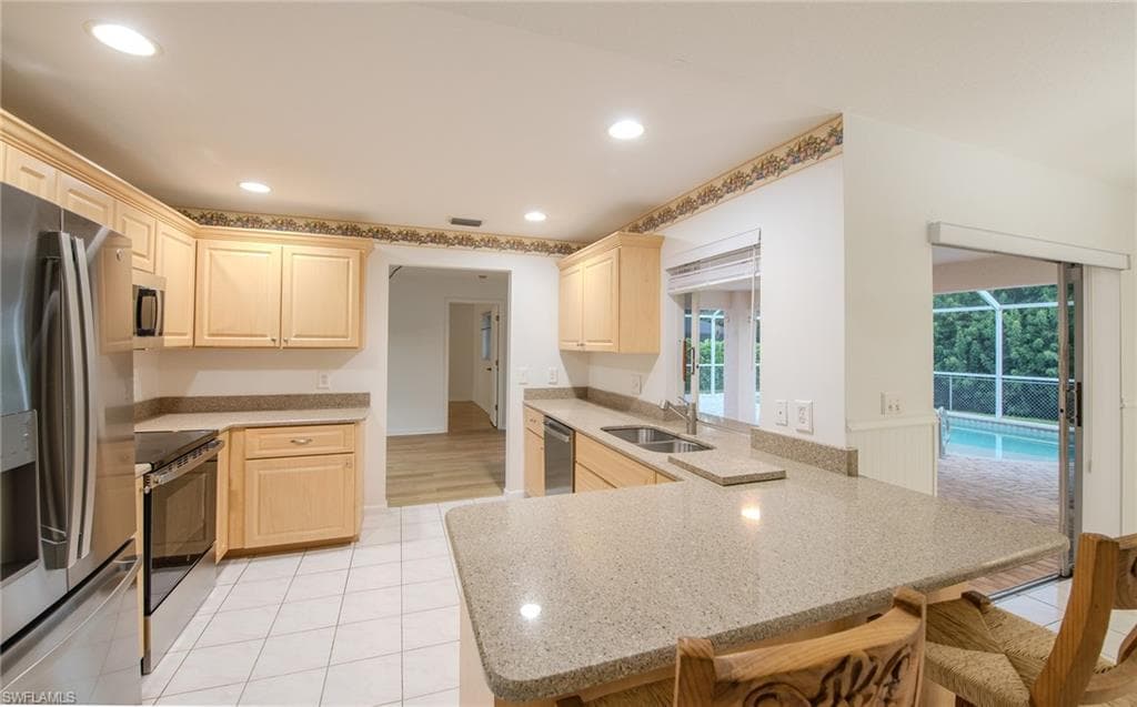 30 Wickliffe Dr, Naples, FL 34110-6