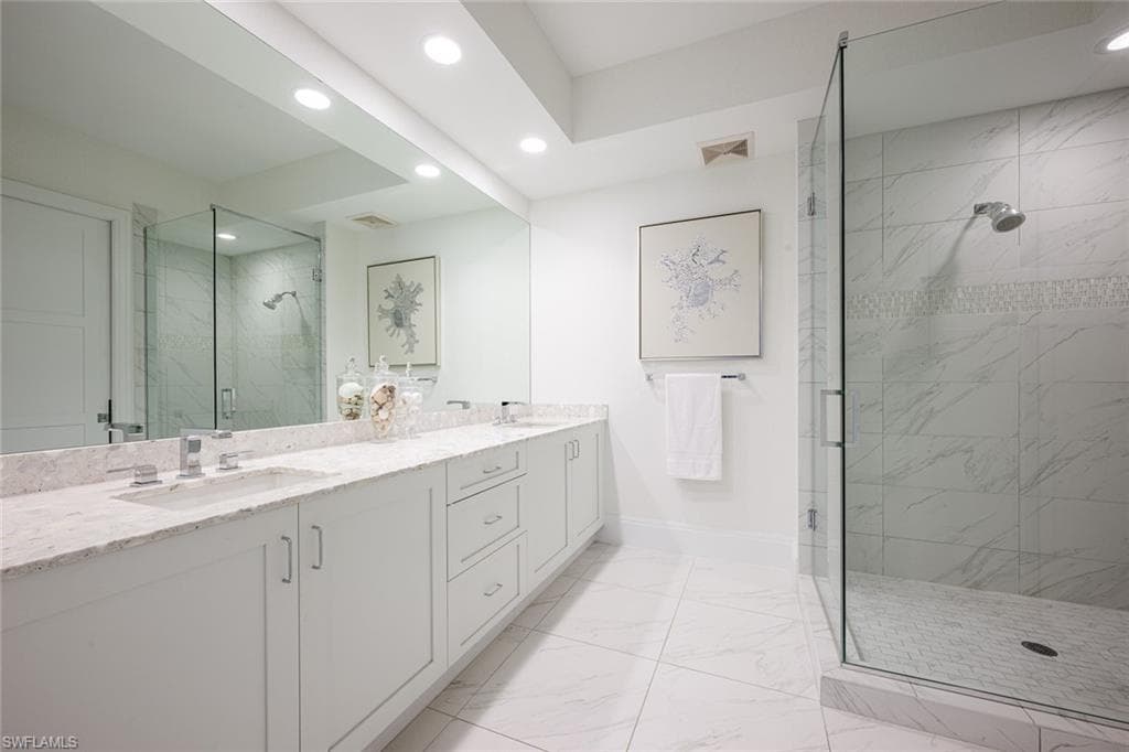 1035 3rd Ave S 414, Naples, FL 34102-17