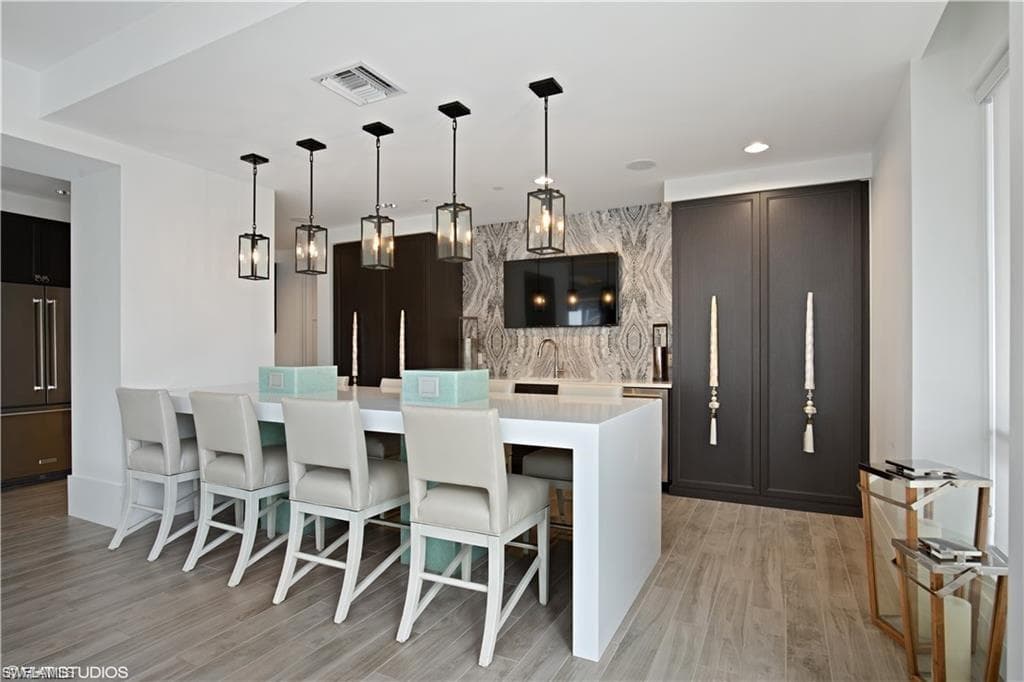 1035 3rd Ave S 414, Naples, FL 34102-33