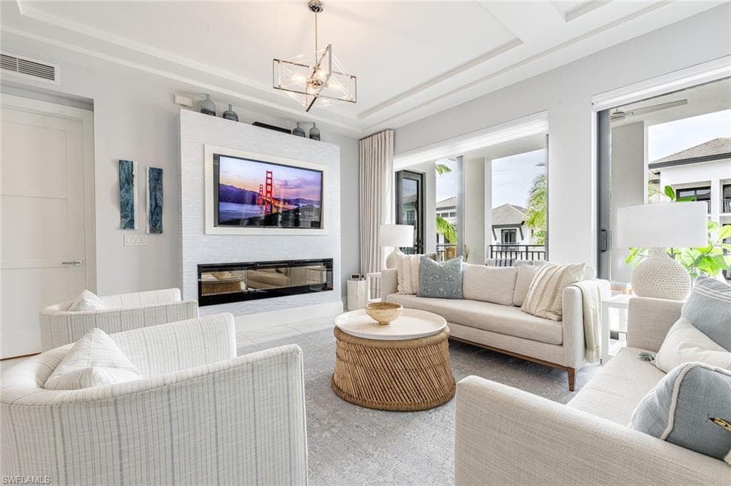 1035 3rd Ave S 414, Naples, FL 34102-5