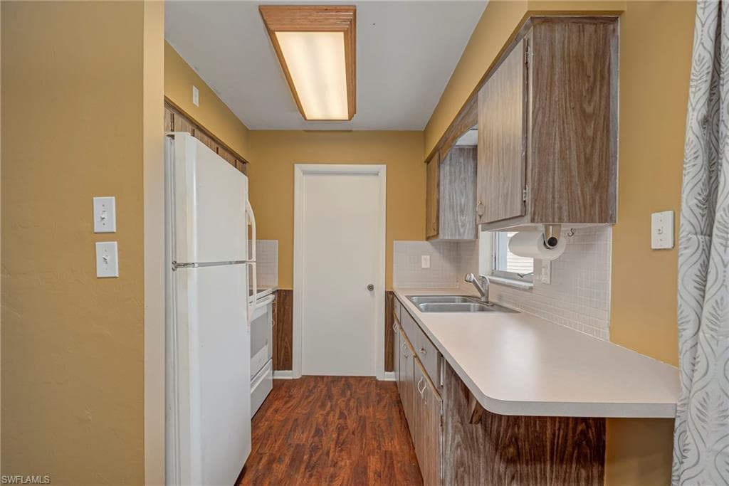 326 Canyon Dr N, Lehigh Acres, FL 33936-8