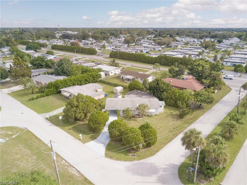 326 Canyon Dr N, Lehigh Acres, FL 33936-3