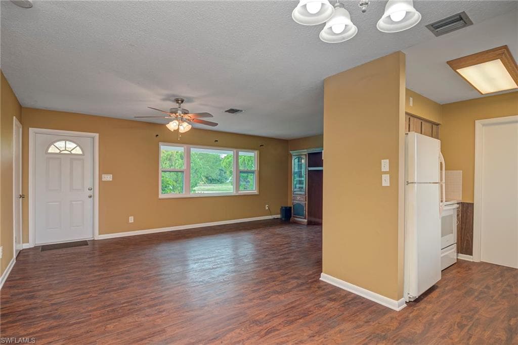 326 Canyon Dr N, Lehigh Acres, FL 33936-7