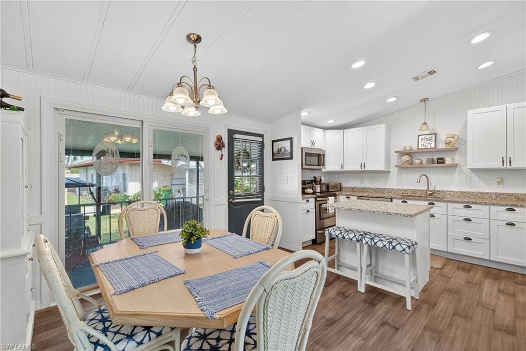 170 Oceans Blvd 170, Naples, FL 34104-4