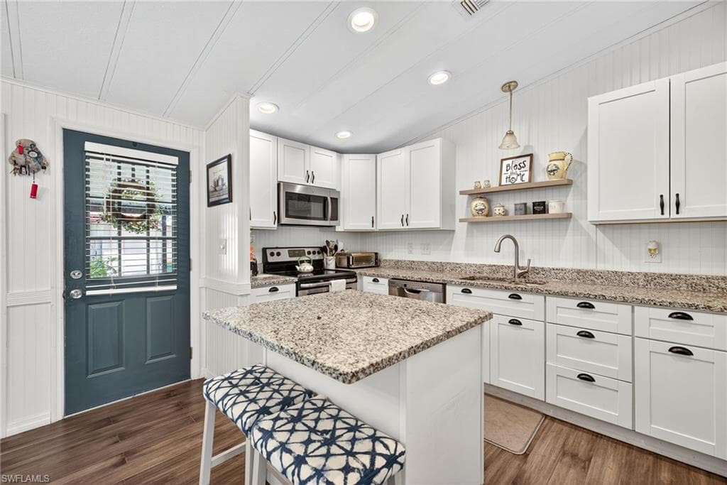 170 Oceans Blvd 170, Naples, FL 34104-6