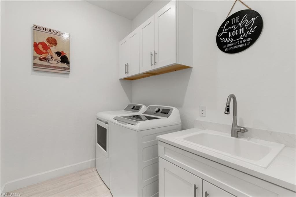 3122 Heather Glen Ct, Naples, FL 34114-32