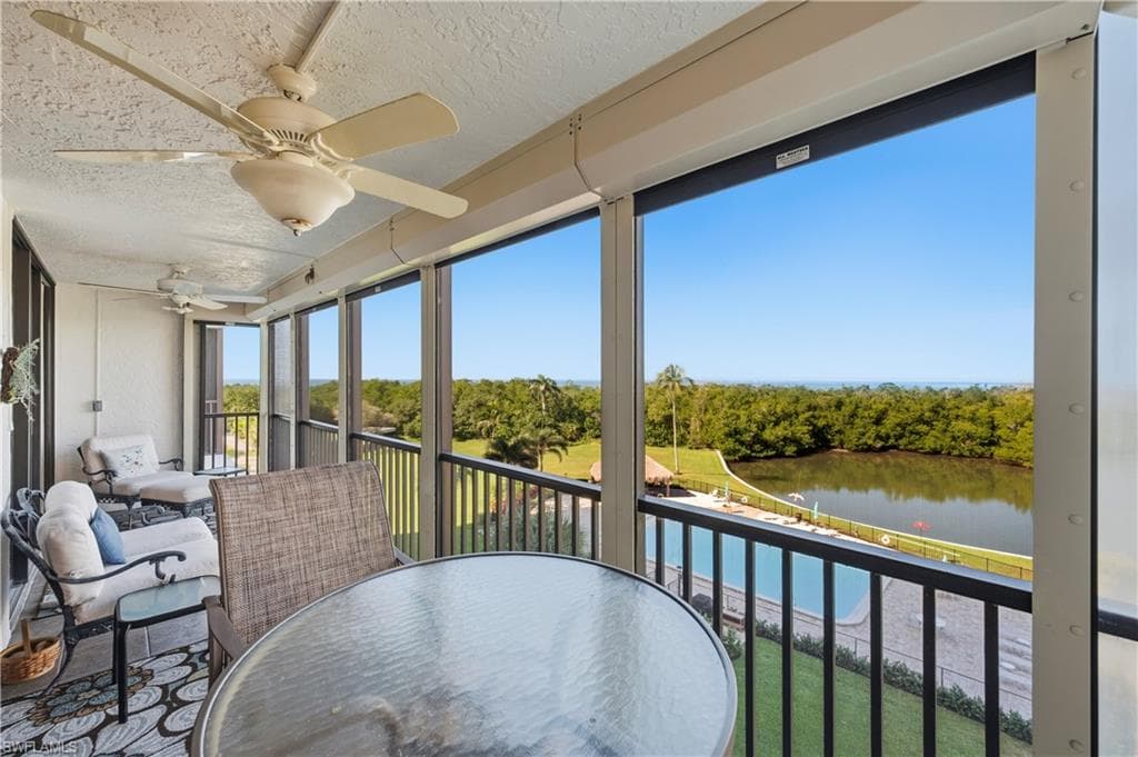 11 Bluebill Ave 404, Naples, FL 34108-11