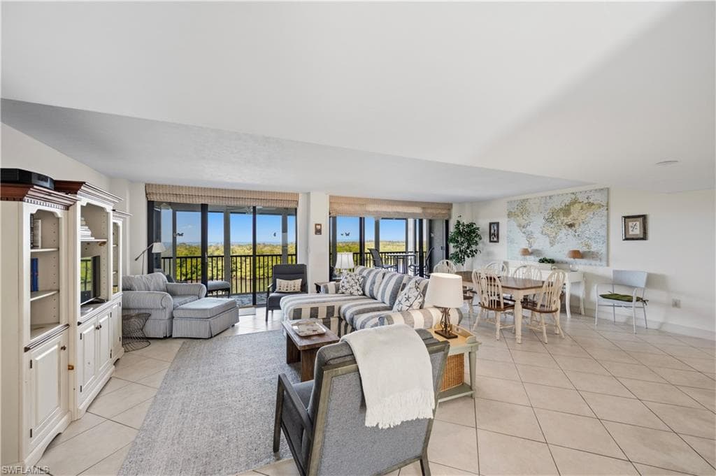 11 Bluebill Ave 404, Naples, FL 34108-19