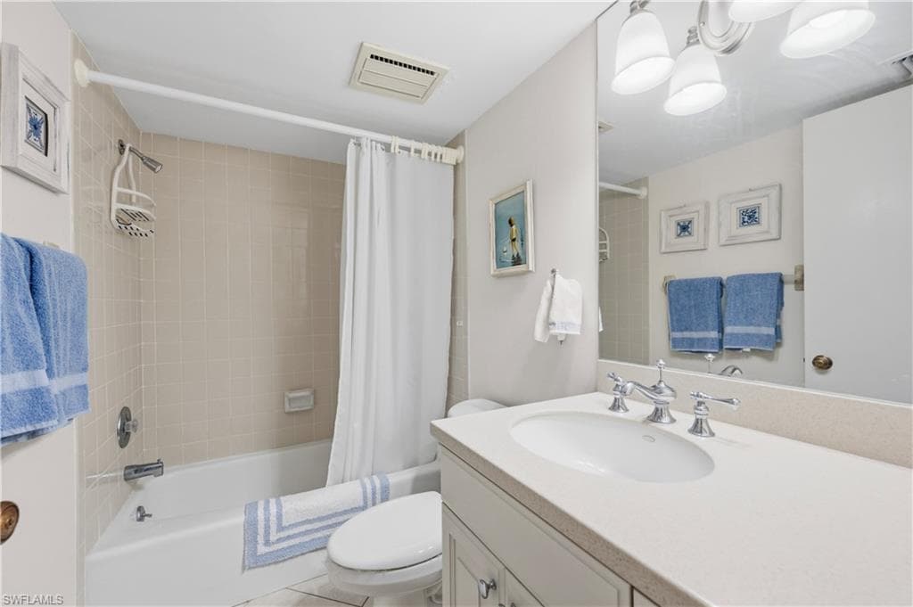 11 Bluebill Ave 404, Naples, FL 34108-29