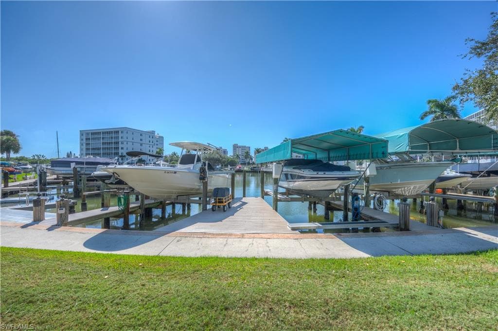 11 Bluebill Ave 404, Naples, FL 34108-42