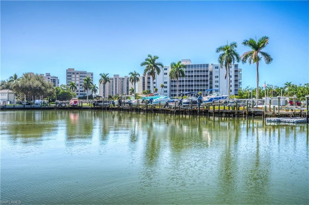 11 Bluebill Ave 404, Naples, FL 34108-43