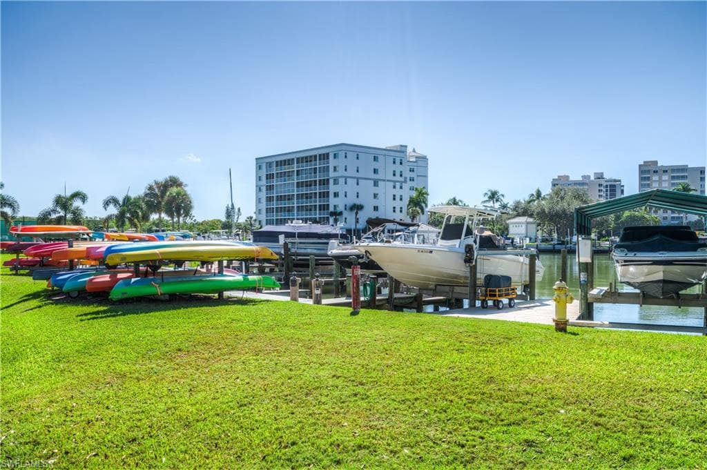 11 Bluebill Ave 404, Naples, FL 34108-44