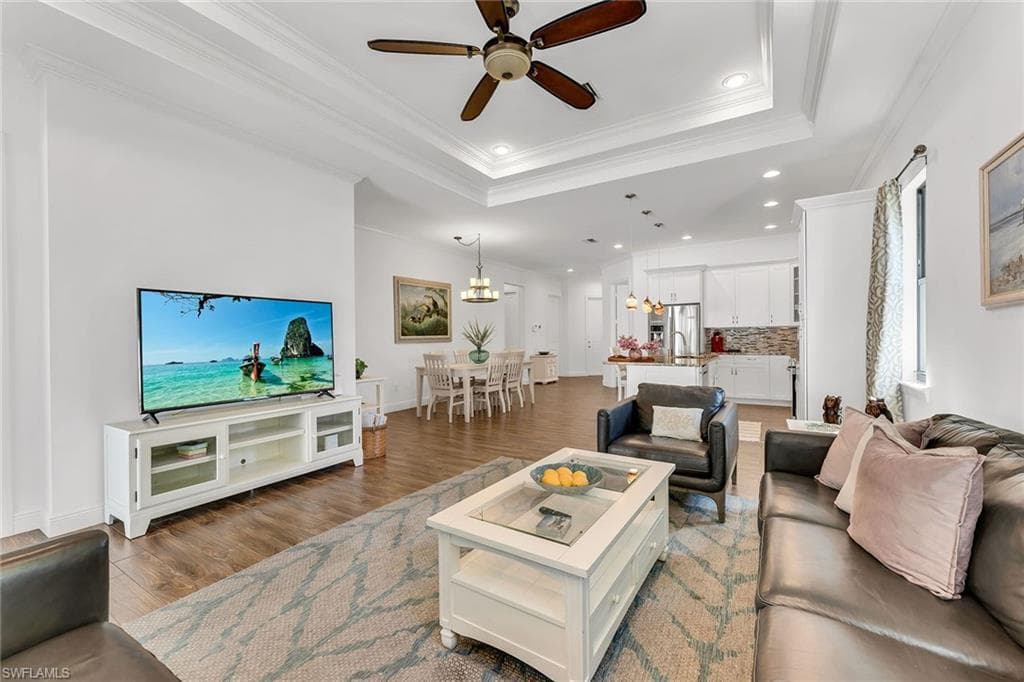 833 109th Ave N, Naples, FL 34108-9