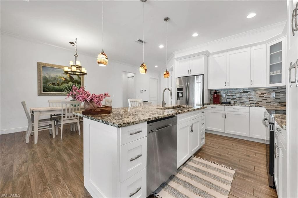 833 109th Ave N, Naples, FL 34108-10