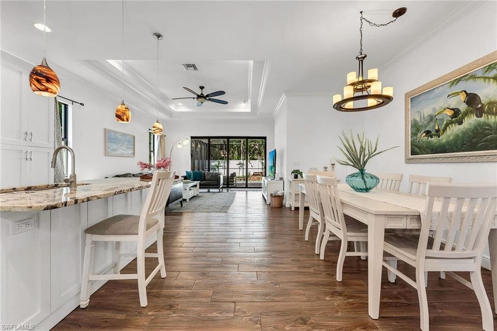 833 109th Ave N, Naples, FL 34108-13