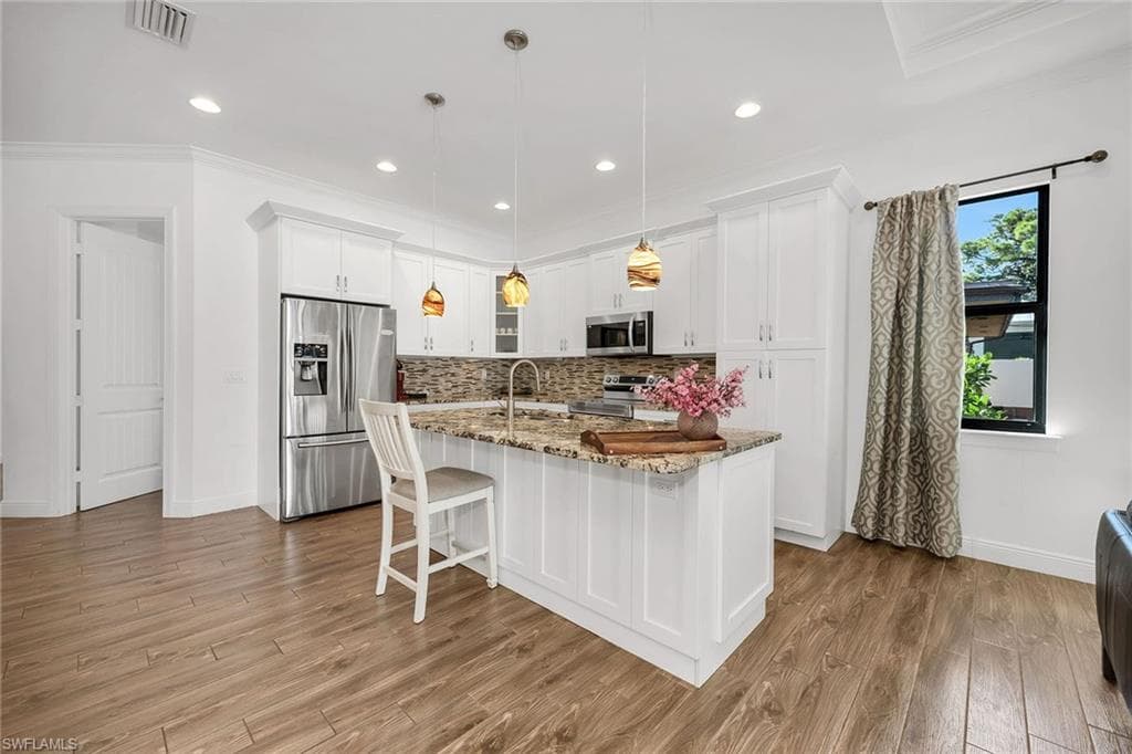 833 109th Ave N, Naples, FL 34108-14