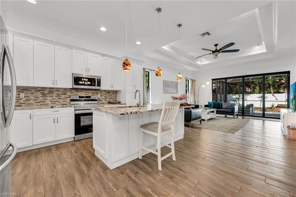 833 109th Ave N, Naples, FL 34108-15