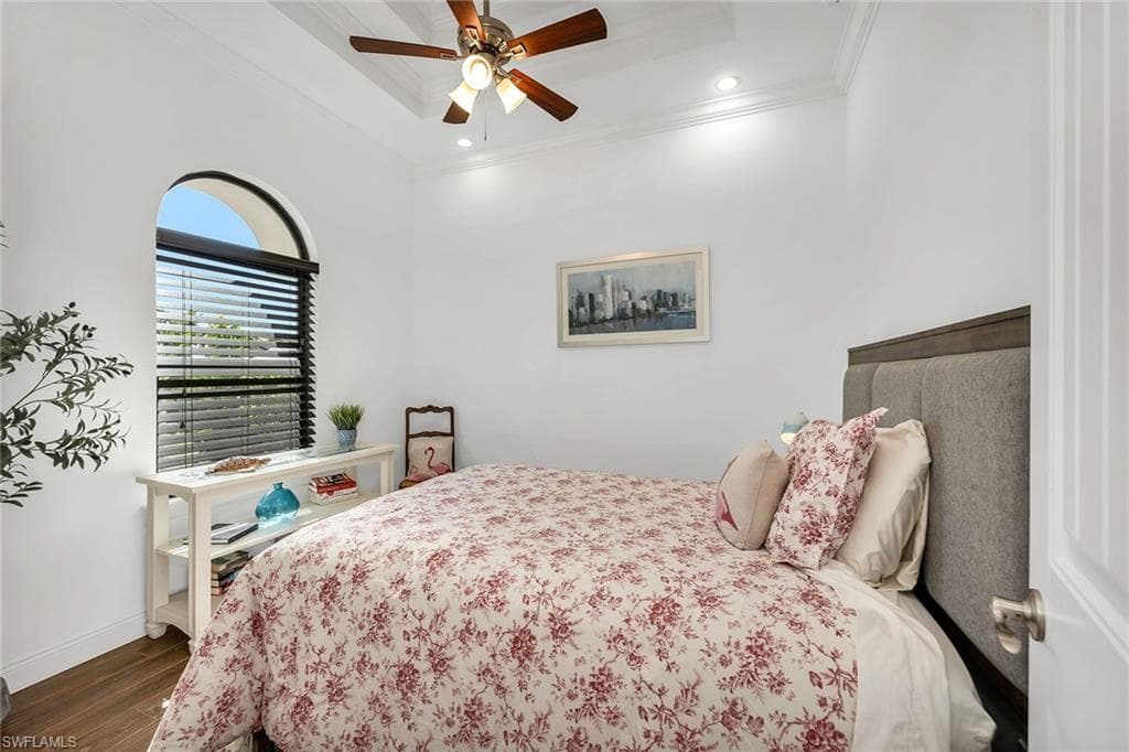 833 109th Ave N, Naples, FL 34108-22