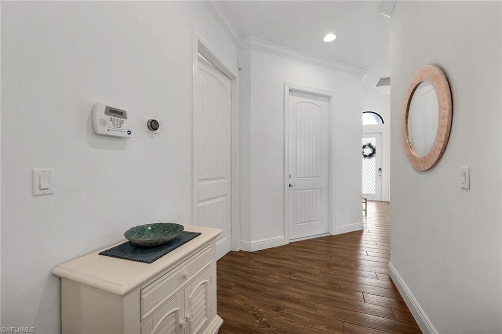 833 109th Ave N, Naples, FL 34108-29