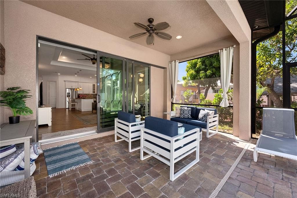 833 109th Ave N, Naples, FL 34108-33