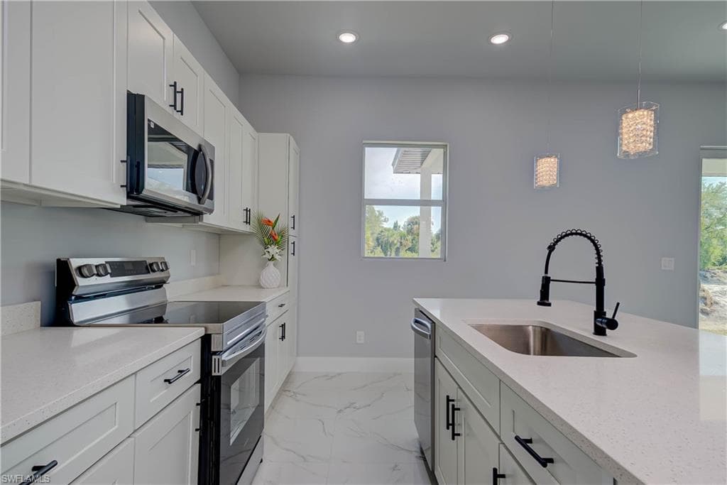 1104 11th St, Lehigh Acres, FL 33972-8