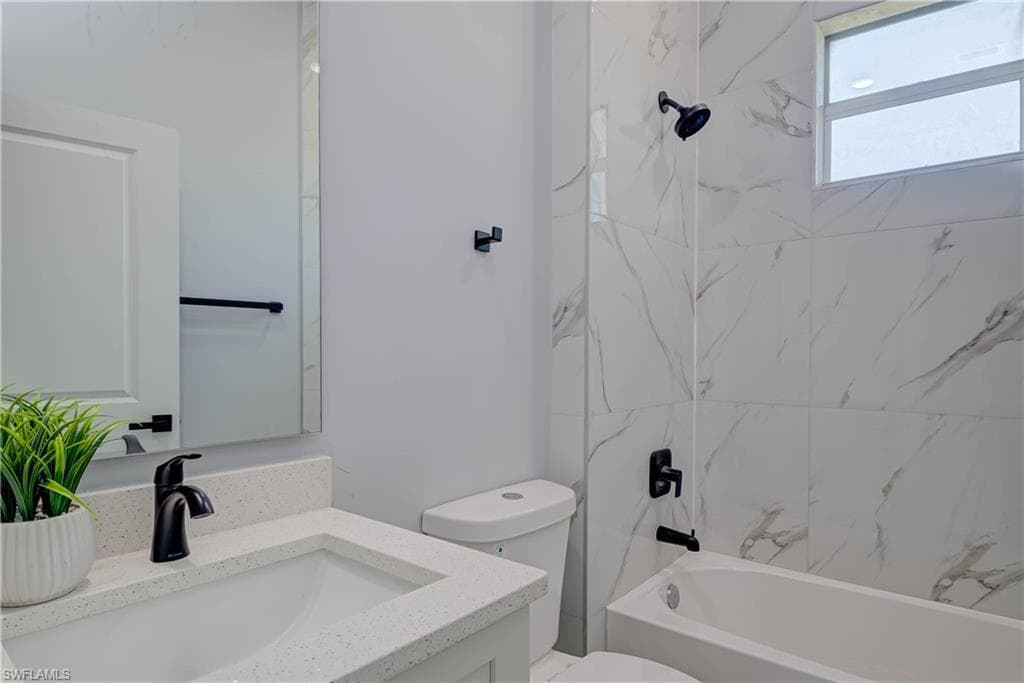 1104 11th St, Lehigh Acres, FL 33972-18