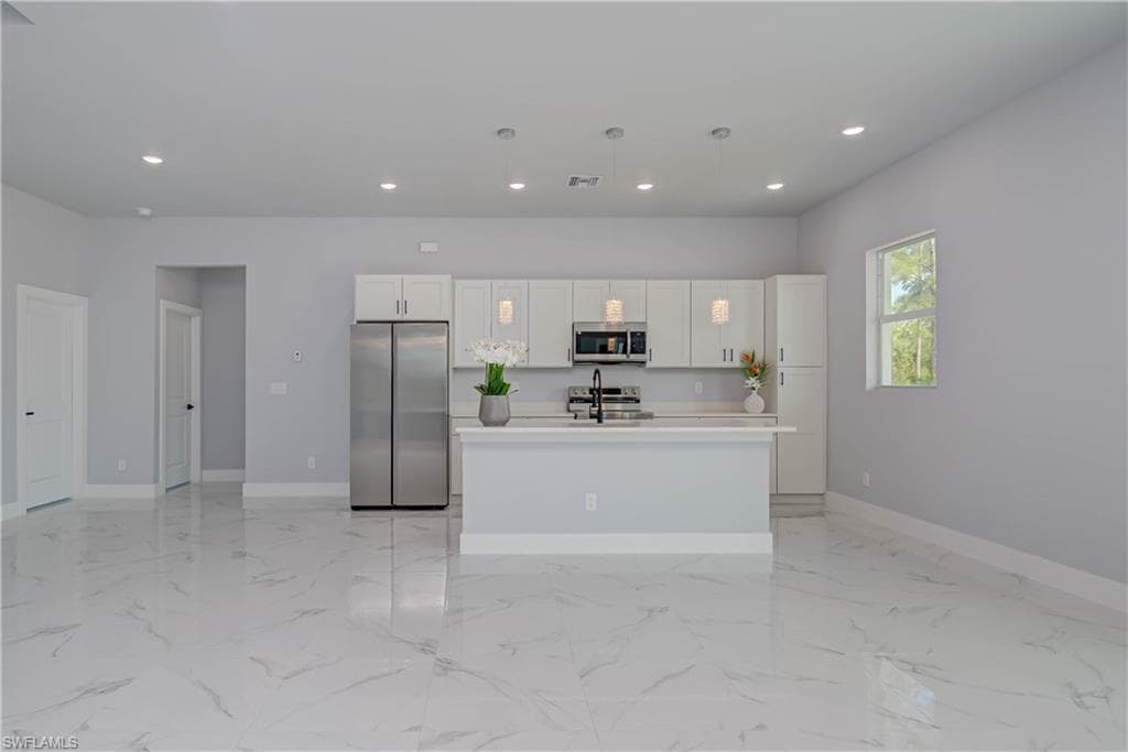 1104 11th St, Lehigh Acres, FL 33972-4