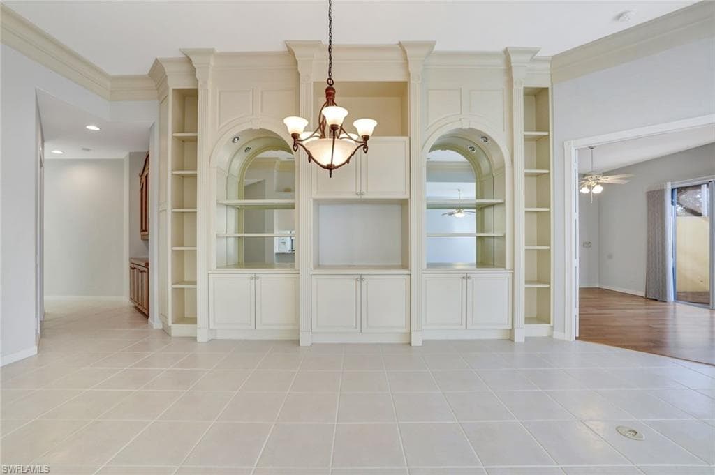 2918 Gilford Way, Naples, FL 34119-8