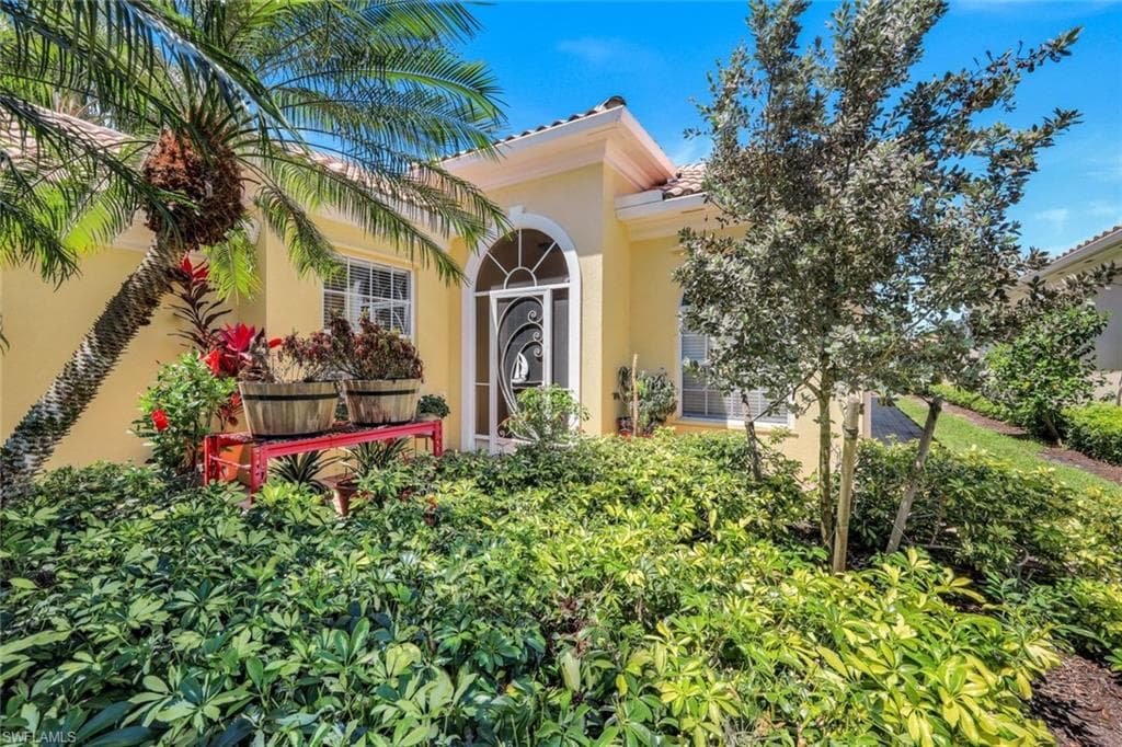 2918 Gilford Way, Naples, FL 34119-2