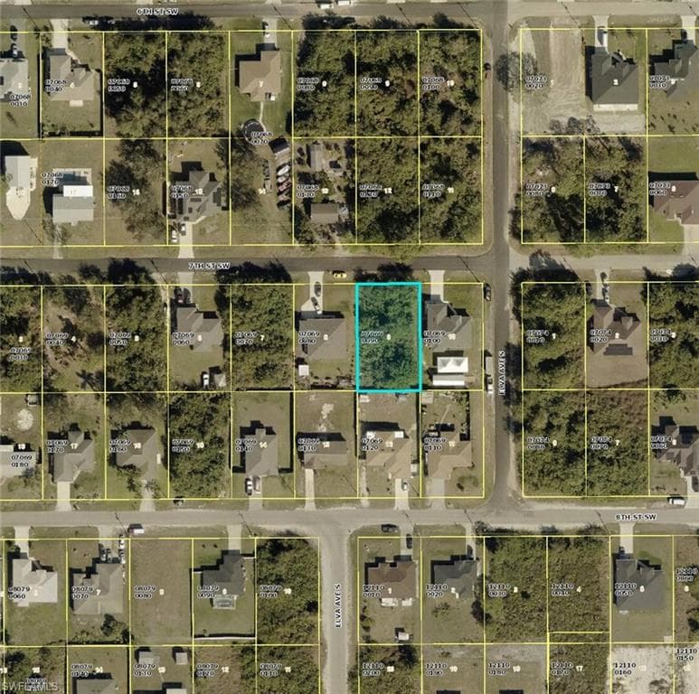 2711 7th St SW, Lehigh Acres, FL 33976-2