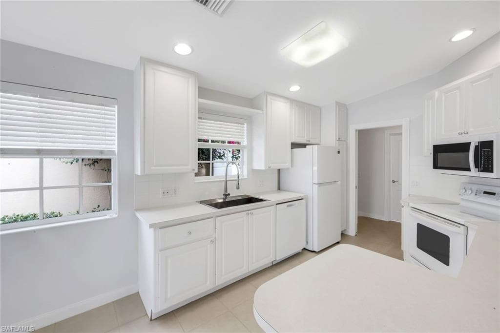 3748 Exuma Way, Naples, FL 34119-29