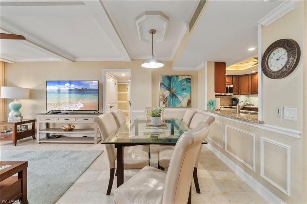 17 Bluebill Ave 1005, Naples, FL 34108-16