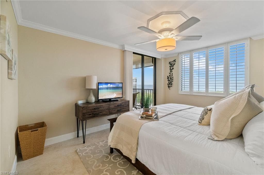 17 Bluebill Ave 1005, Naples, FL 34108-27