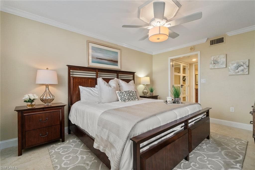 17 Bluebill Ave 1005, Naples, FL 34108-29