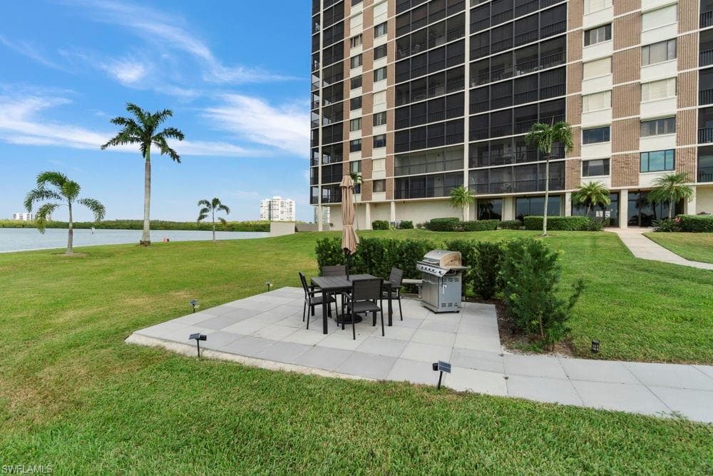 17 Bluebill Ave 1005, Naples, FL 34108-37